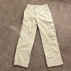 Cream Abercrombie women’s cargo pants